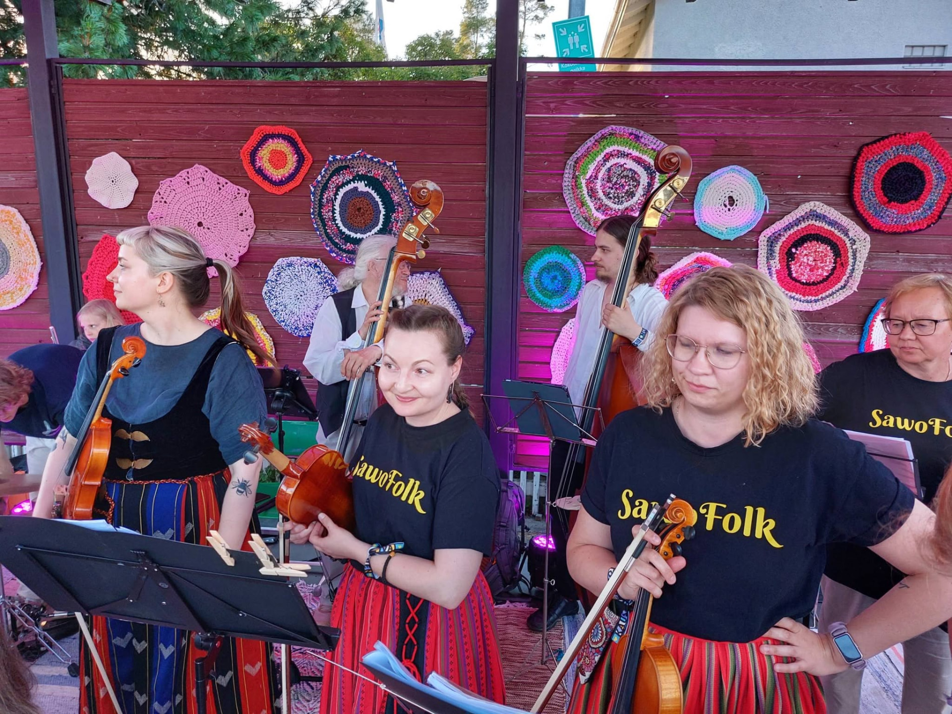 SawoFolk ensemble on stage